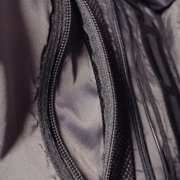 Swiss Gear Hanging Travel Toiletry Case - Picture 9 of 16